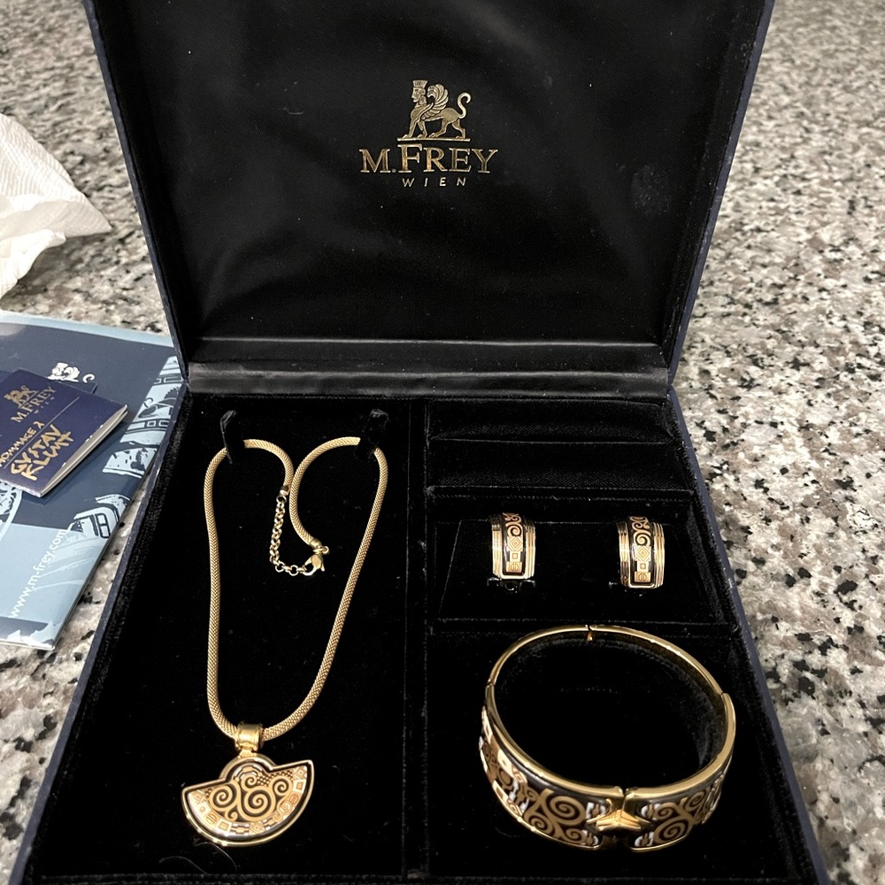 M. Frey Wille Hommage à Gustav Klimt Jewelry Set